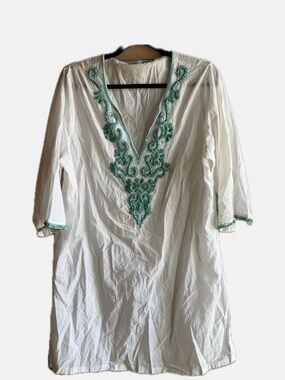 Antonio Melani White V-Neck Tunic with Green Embroidery - Women's Top